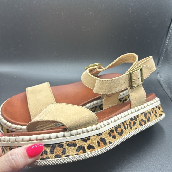 Altar’d State Sandals Leopard Platforms - Picture 3 of 9
